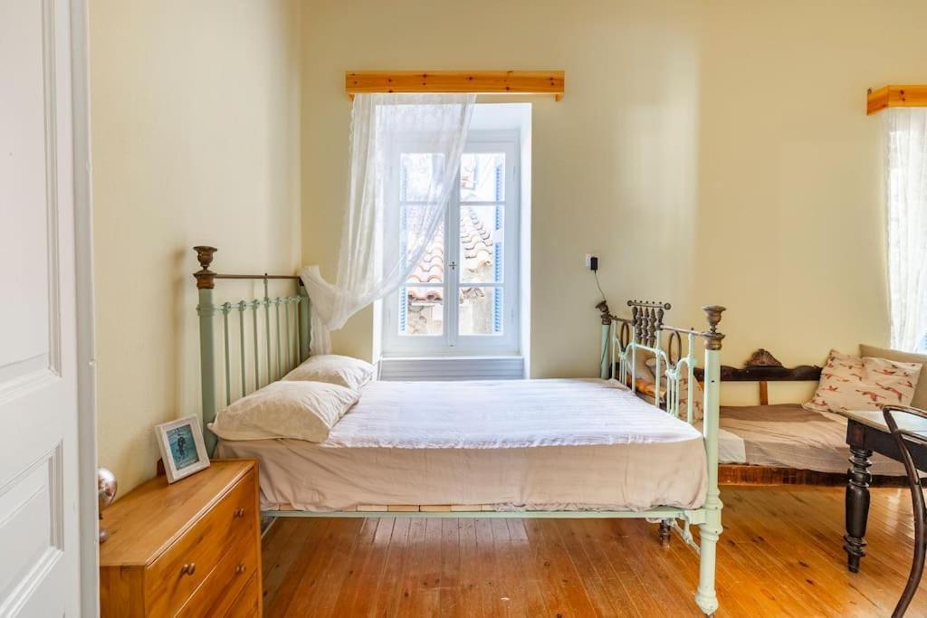 Traditional House At Koroni Near Beach Bagian luar foto