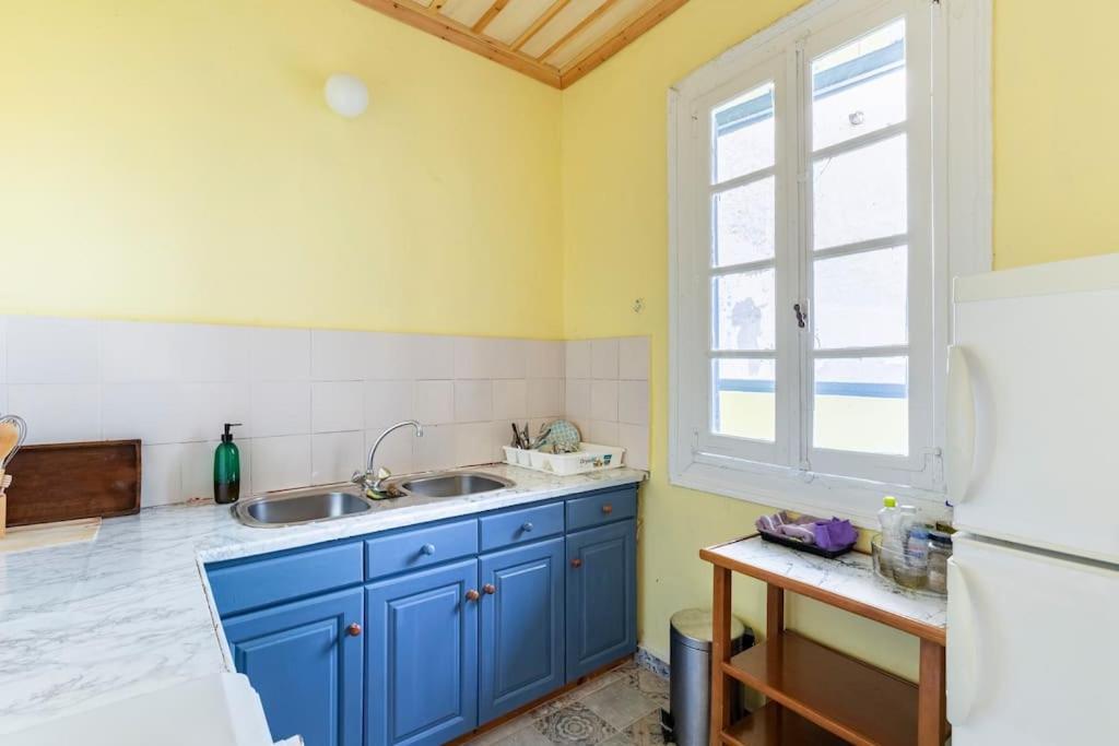 Traditional House At Koroni Near Beach Bagian luar foto