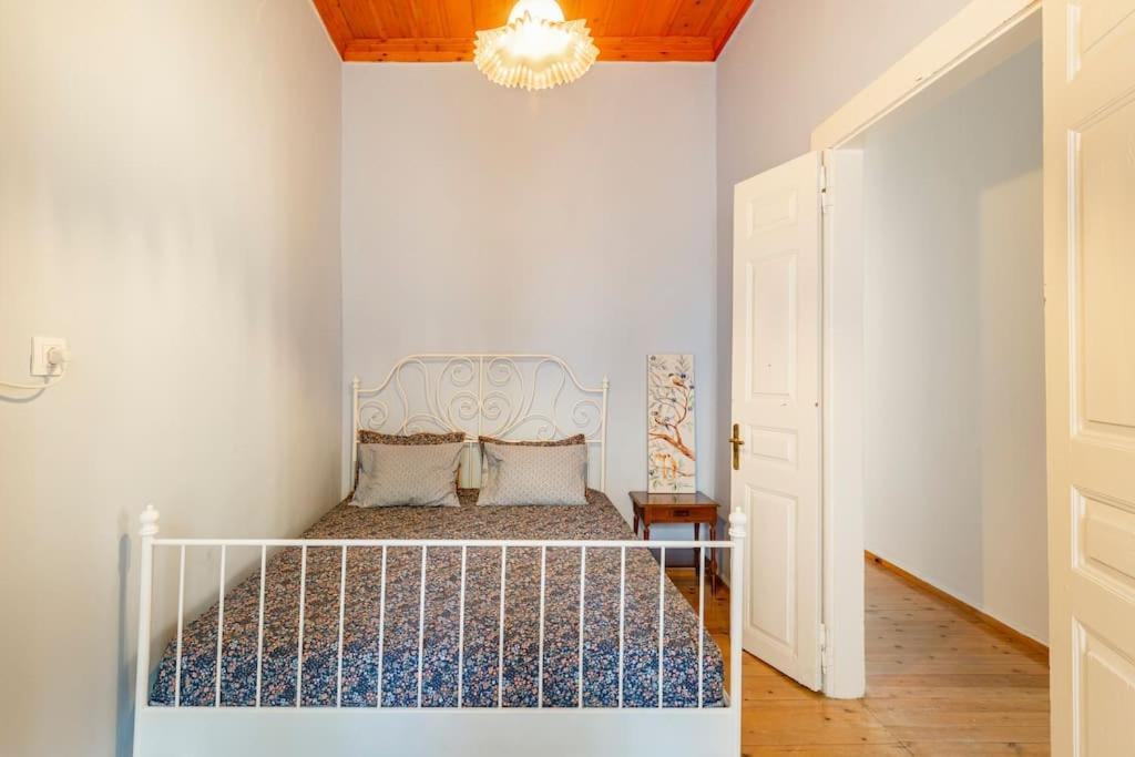 Traditional House At Koroni Near Beach Bagian luar foto