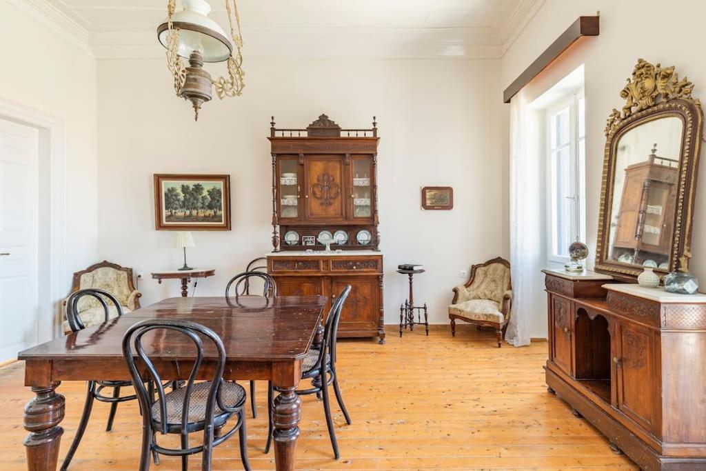 Traditional House At Koroni Near Beach Bagian luar foto