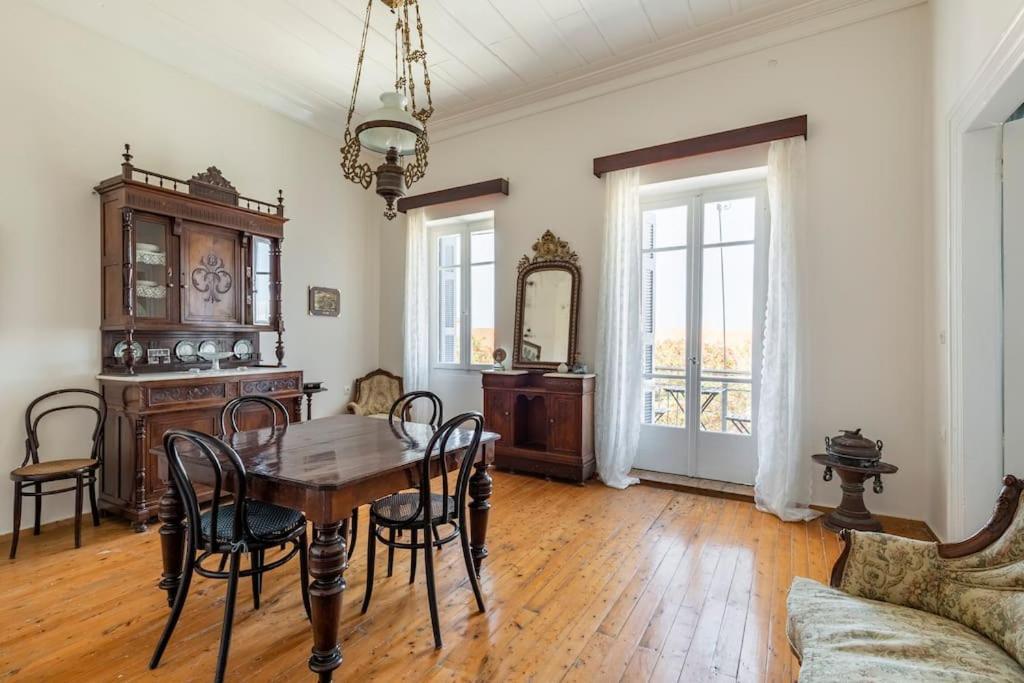 Traditional House At Koroni Near Beach Bagian luar foto