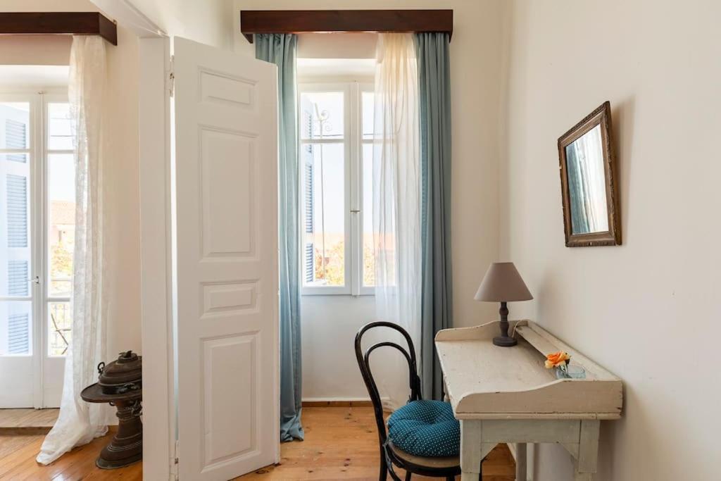 Traditional House At Koroni Near Beach Bagian luar foto